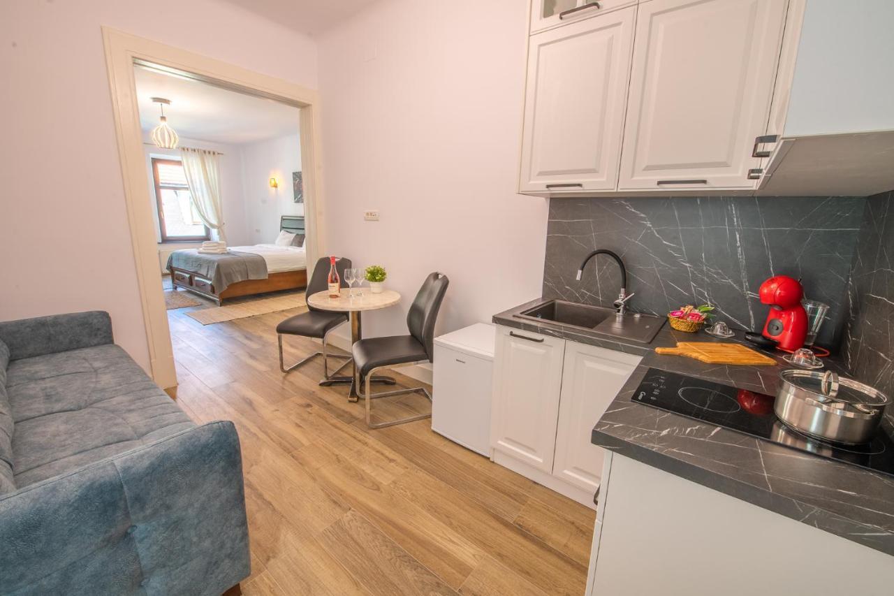 Old Town Suites Μπρασόβ Εξωτερικό φωτογραφία