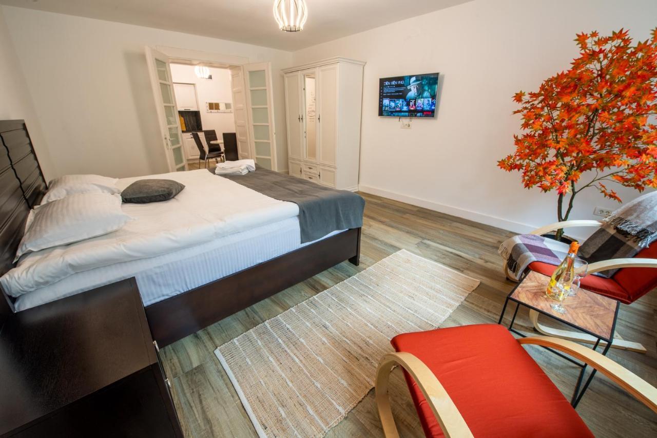 Old Town Suites Μπρασόβ Εξωτερικό φωτογραφία